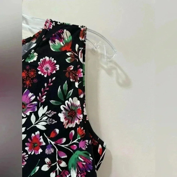 Floral Print Sleeveless Blouse by Design - Size M & XL - Picture 6 of 12